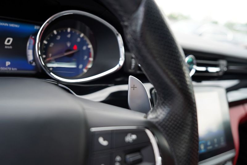 Maserati Quattroporte S Q4 3.0i V6/410 PS/automat/B& - fotka 44 z 50