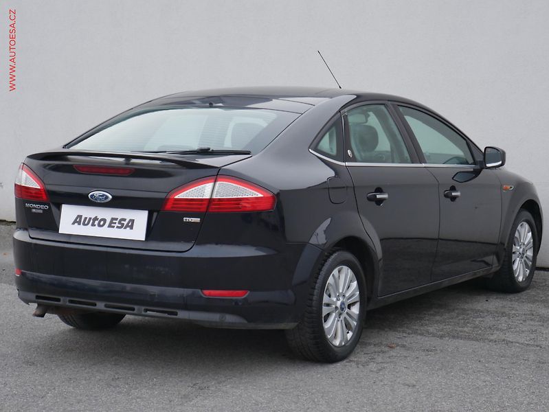Ford Mondeo (2007) 2.0TDCi, ČR, AC, xenon, park - fotka 4 z 19