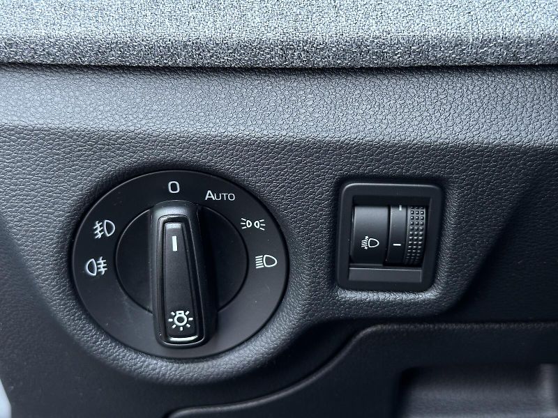 Škoda Kamiq 1.0TSi 116PS KAMERA+PDC P/Z Sm - fotka 16 z 42