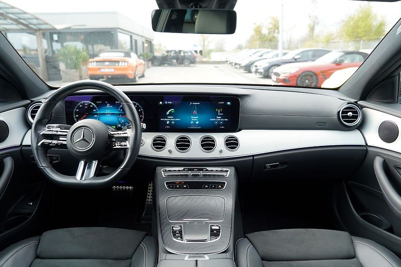 Mercedes-Benz Třídy E E 200 4Matic AMG/LED/360/ČR - fotka 26 z 44