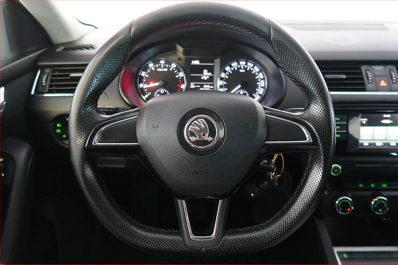 Škoda Octavia (2015) Ambition 1.4 TSI, Tempomat - fotka 15 z 15