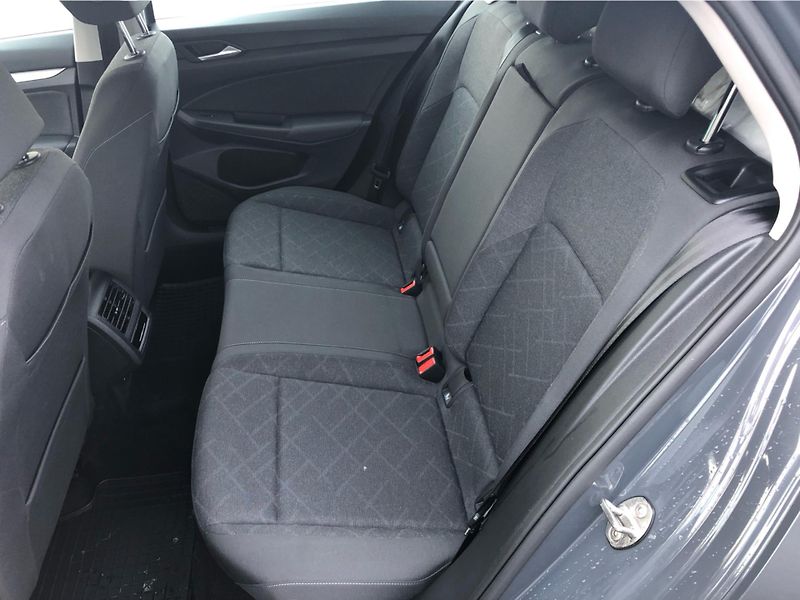 Volkswagen Golf 1.5 TSi LIFE - fotka 12 z 27