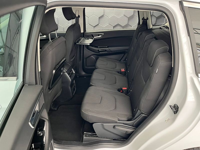Ford S-MAX 2.5 Duratec FHEV TITANIUM - fotka 23 z 60