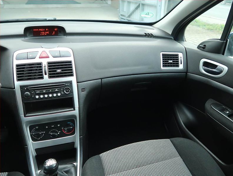 Peugeot 307 (2005) 1.4 16V, po STK, Tažné, Klima - fotka 8 z 14