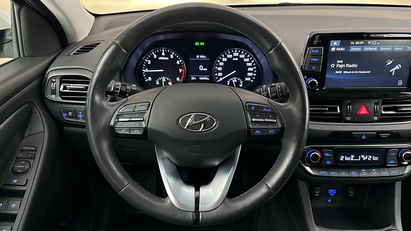 Hyundai i30 1.0 T-GDI Smart Kombi - fotka 9 z 27