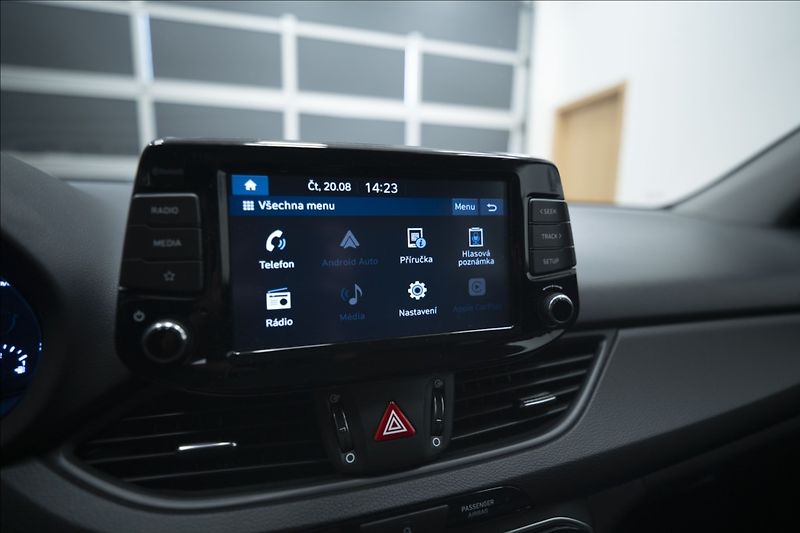 Hyundai i30 1,5 CVVT KAMERA 1. MAJITEL ČR - fotka 27 z 31