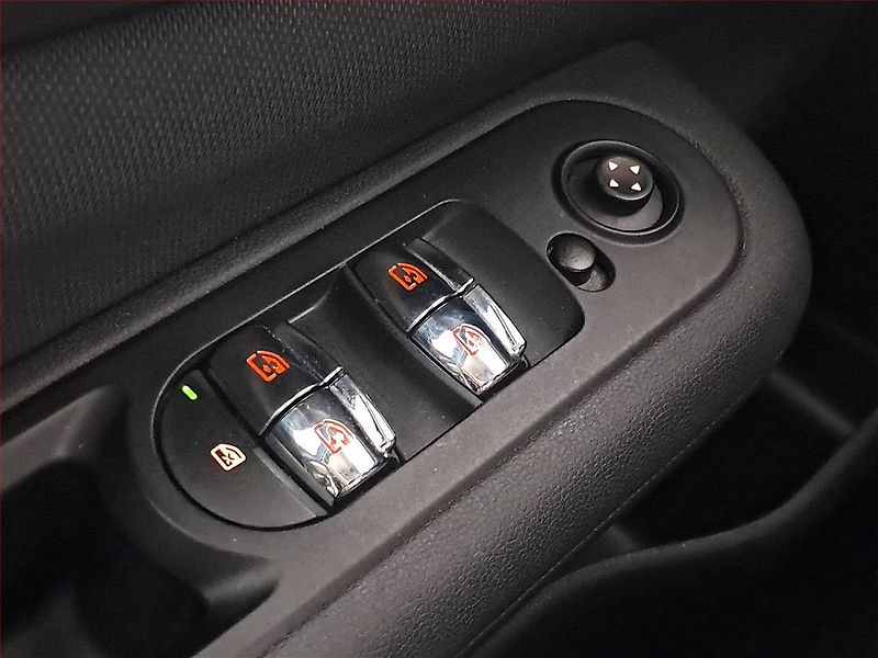 Mini Clubman (2016) One D, Navi, Tempomat - fotka 16 z 18