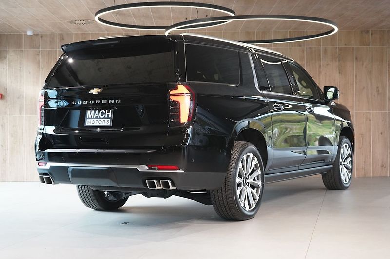 Chevrolet Suburban (2026) 6,2 V8 High Country - fotka 8 z 50