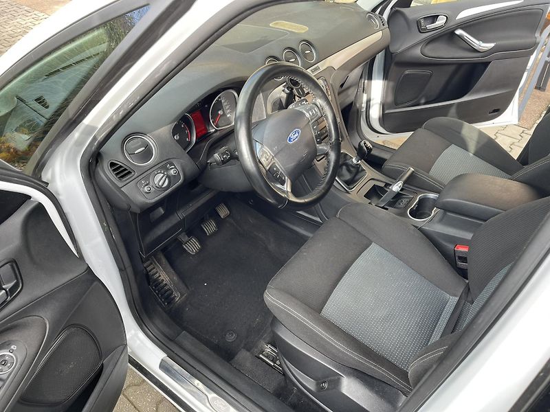Ford S-MAX (2012) Ford S-MAX 1,6 EcoBoost 118kW/ - fotka 11 z 16