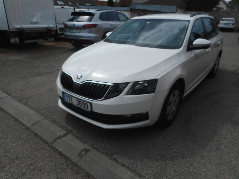Škoda Octavia 1,6 TDi - fotka 1 z 22