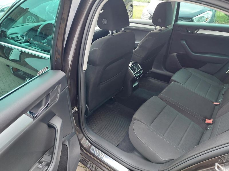 Škoda Superb (2016) III. 2.0TDi Style - fotka 22 z 37