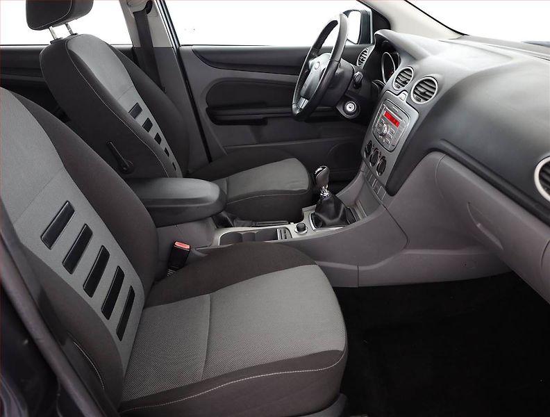 Ford Focus (2008) 2.0 TDCi, nová STK, dobrý stav - fotka 7 z 14