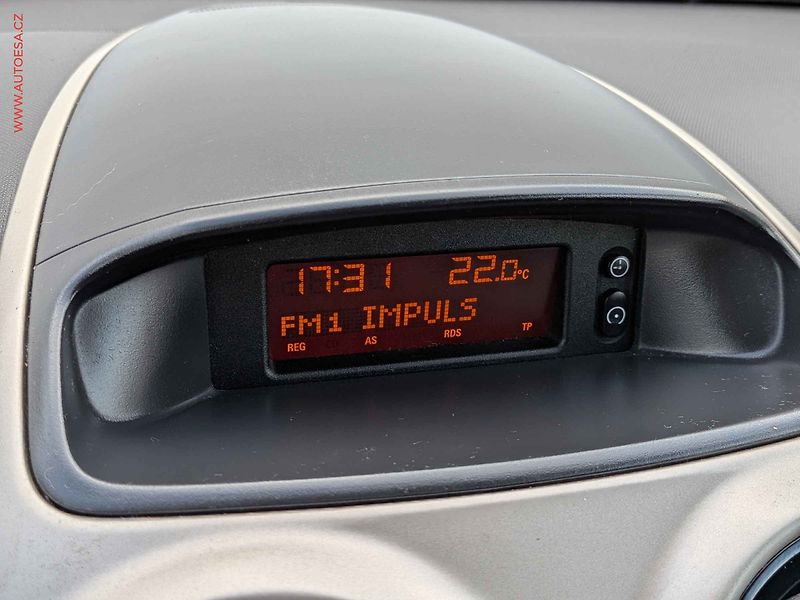 Opel Corsa (2008) 1.2i, ČR, Klima - fotka 12 z 12