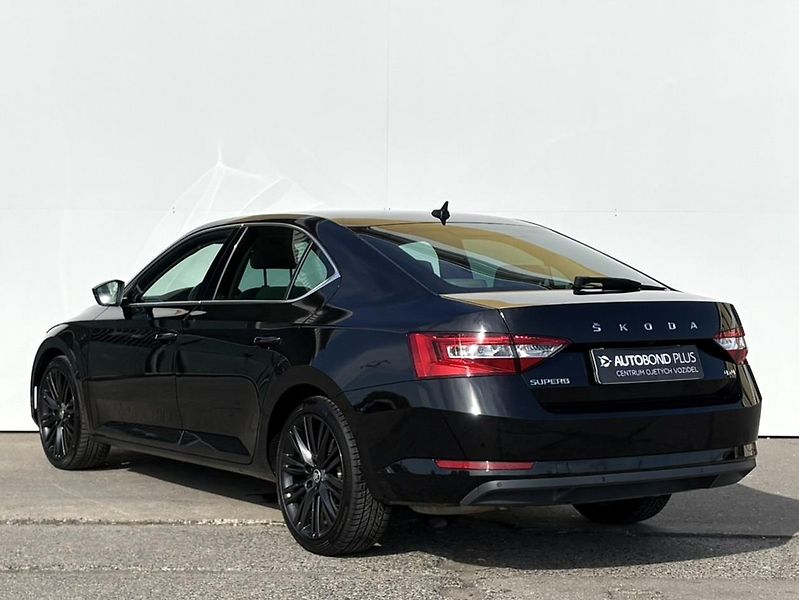 Škoda Superb 2.0 TDI 4x4 DSG / 147 kW Style - fotka 7 z 24