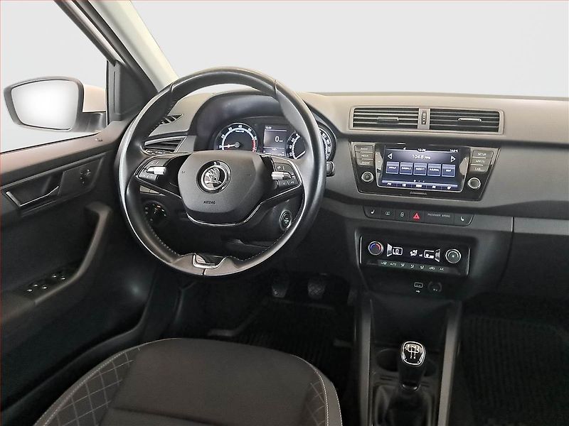 Škoda Fabia (2022) Ambition 1.0 TSI, Tempomat - fotka 7 z 16