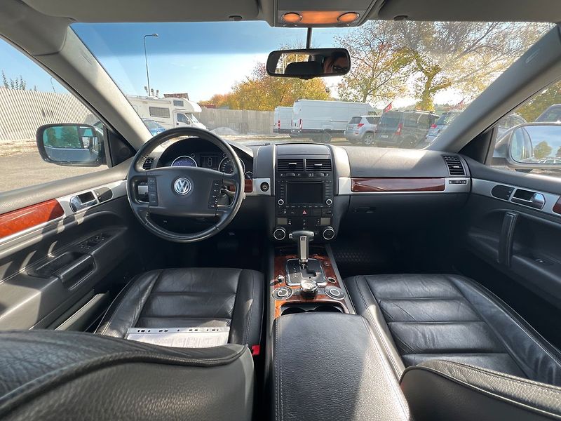 Volkswagen Touareg 3.0 TDI V6 4x4 - fotka 12 z 16