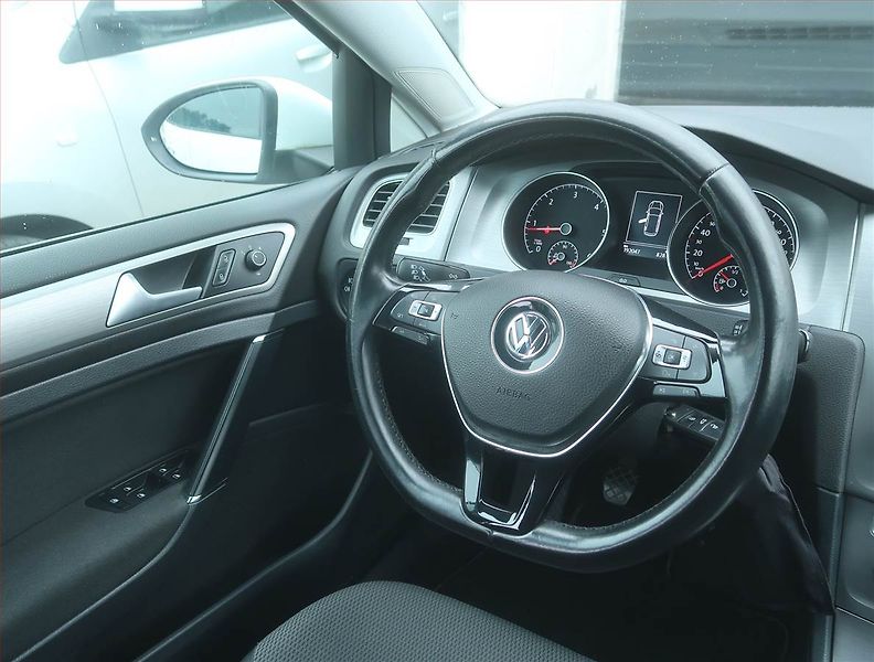 Volkswagen Golf (2014) 1.6 TDI, Navi, Tempomat - fotka 7 z 15