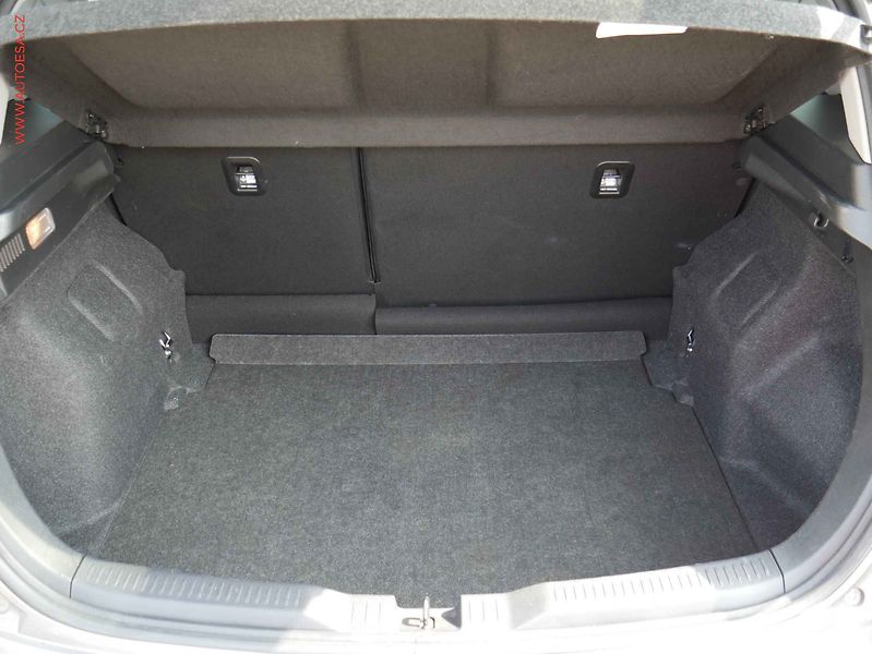 Toyota Auris (2015) 1.6 VVT-i, ČR, Active - fotka 7 z 20