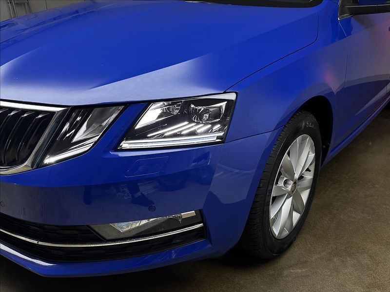 Škoda Octavia 2,0 LED STYLE NAVI KEYLESS CZ - fotka 38 z 42