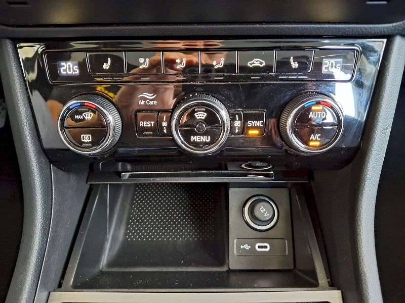 Škoda Superb (2021) Style Extra 2,0TDi 110kW - fotka 27 z 35