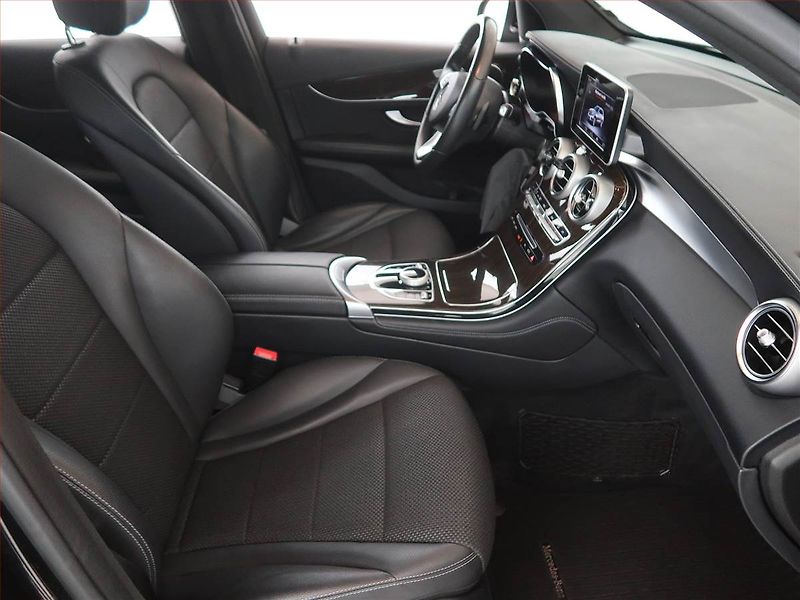 Mercedes-Benz GLC (2018) 350 d 4MATIC - fotka 9 z 12