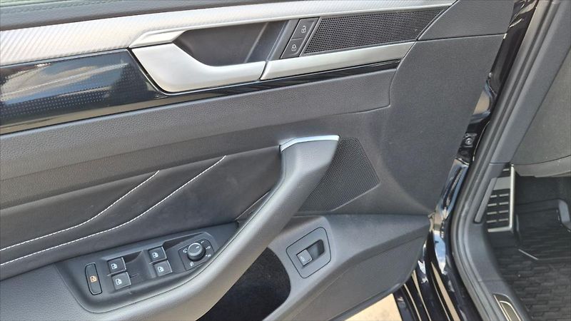 Volkswagen Arteon 2,0 TDi 110 Kw  Shooting Brake - fotka 22 z 27