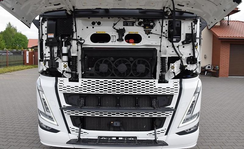Volvo FH (2023) 500 tahač EURO 6 - fotka 12 z 22