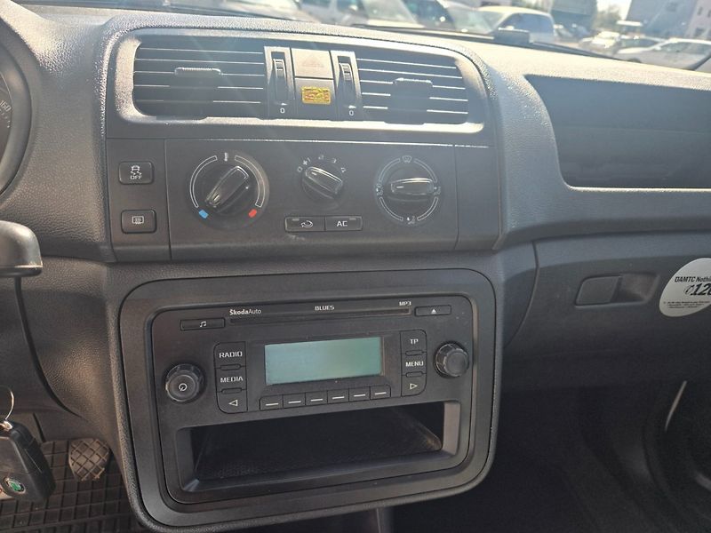 Škoda Fabia (2013) 1.2 i Serviska - fotka 10 z 29