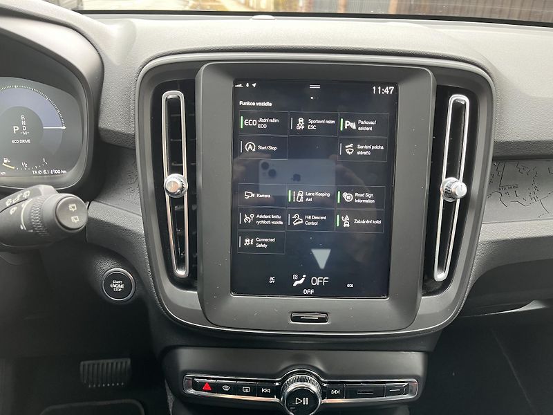 Volvo XC40 D3 Automat ČR 1.majitel - fotka 40 z 45