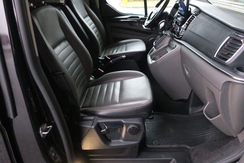 Ford Tourneo Custom (2020) 2.0 TDCi 320 L2 Titanium 8Míst - fotka 35 z 50