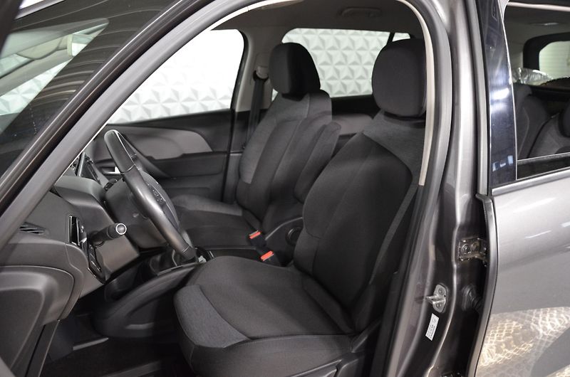 Citroën Grand C4 SpaceTourer (2021) 1.5BlueHDi 96kw Feel Pack 7  - fotka 10 z 15