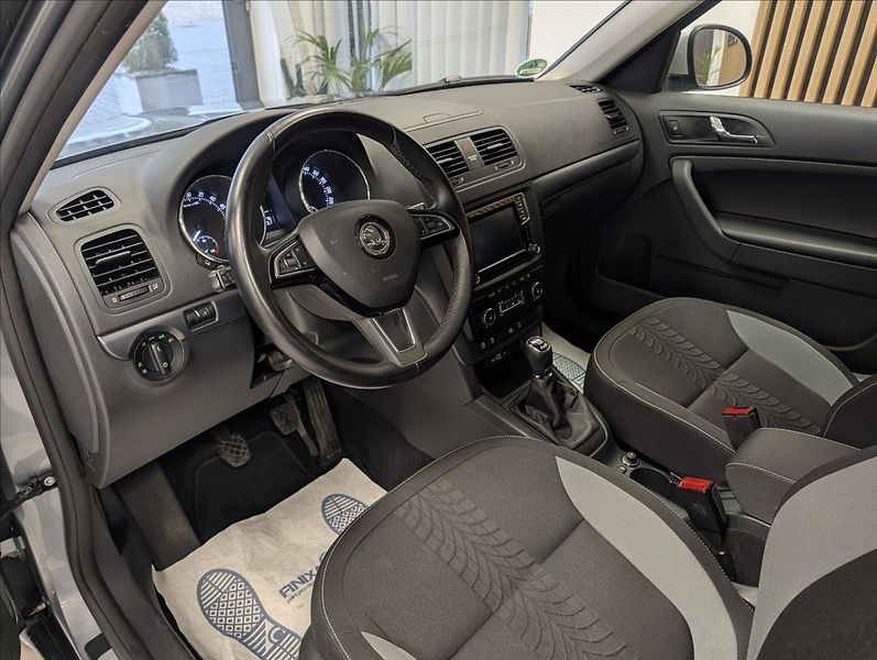 Škoda Yeti 2.0 TDI 4X4 ELEGANCE - fotka 12 z 29