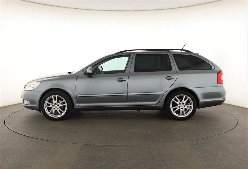 Škoda Octavia (2012) 1.6 TDI, Automat, Tempomat - fotka 3 z 18