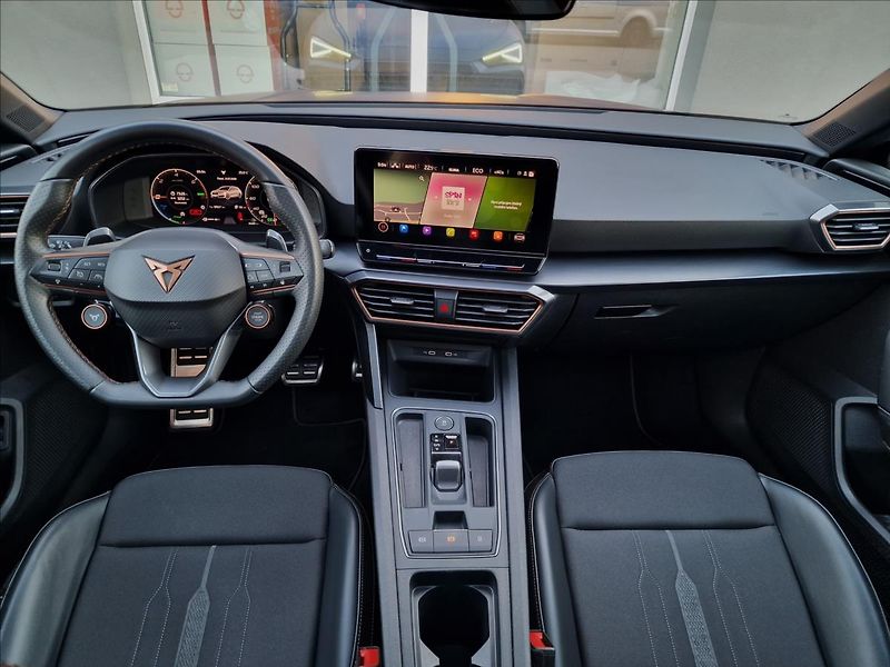 Cupra Leon 1.4TSI e-HYBRID 180kW DSG ST - fotka 24 z 50