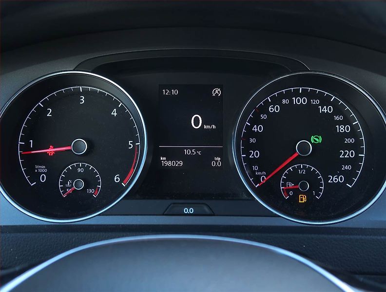 Volkswagen Golf (2013) 1.6 TDI, Automat, Tempomat - fotka 11 z 16