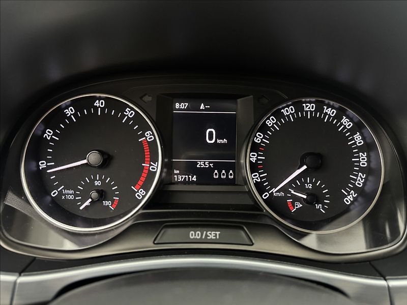 Škoda Fabia 1,2 81kW LED AC NAVI SENZORY - fotka 13 z 35