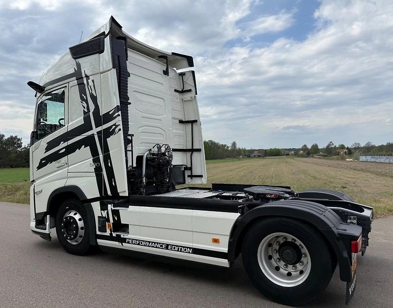 Volvo FH (2024) 500 tahač EURO 6 - fotka 4 z 12