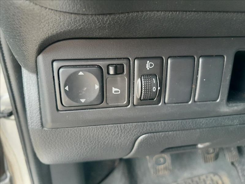 Nissan Note 1,4 i - fotka 34 z 41