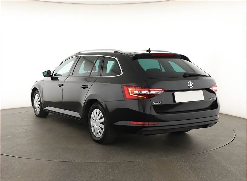 Škoda Superb (2019) Laurin&Klement 2.0 TDI - fotka 4 z 17