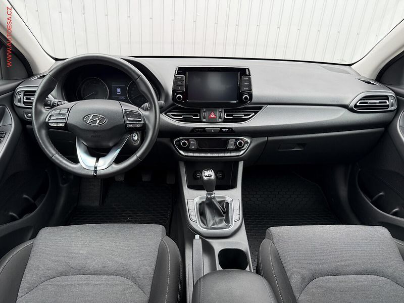 Hyundai i30 (2023) 1.0 T-GDi, ČR, Smart - fotka 8 z 18