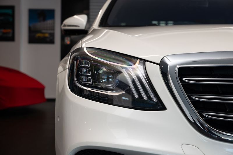 Mercedes-Benz Třídy S 400d 4MATIC/LED/360/Pano - fotka 22 z 23