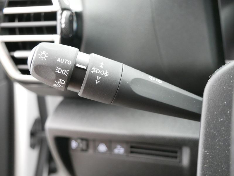 Citroën C4 X - fotka 14 z 25