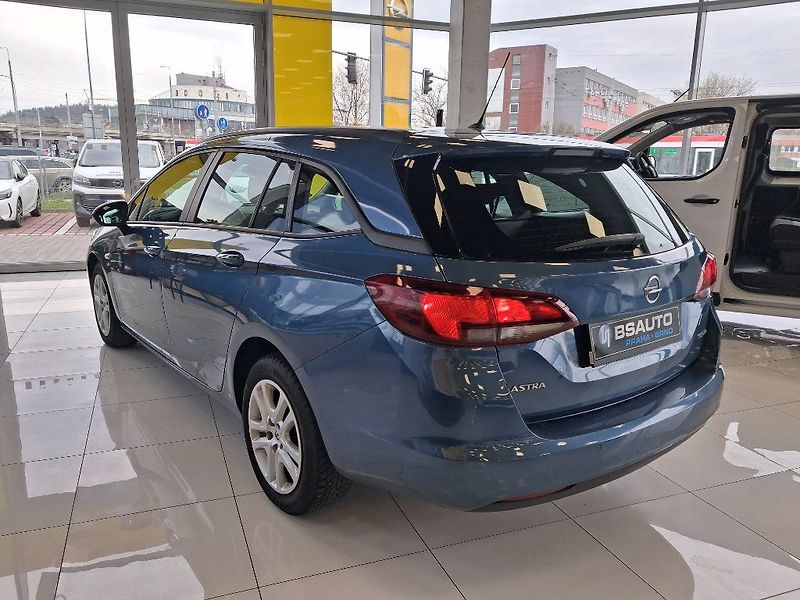Opel Astra 1.4T 92kW 2016 - fotka 4 z 15