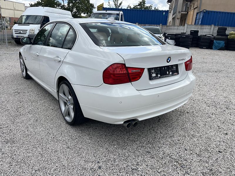 BMW Řada 3 (2011) 330D XDRIVE 3.0 V6 REZERVACE - fotka 6 z 20