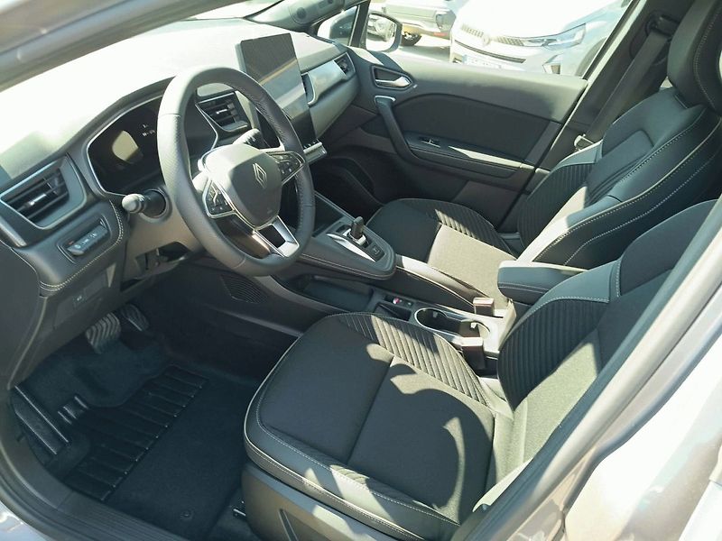 Renault Symbioz (2026) iconic full hybrid E-Tech 160 - fotka 9 z 24