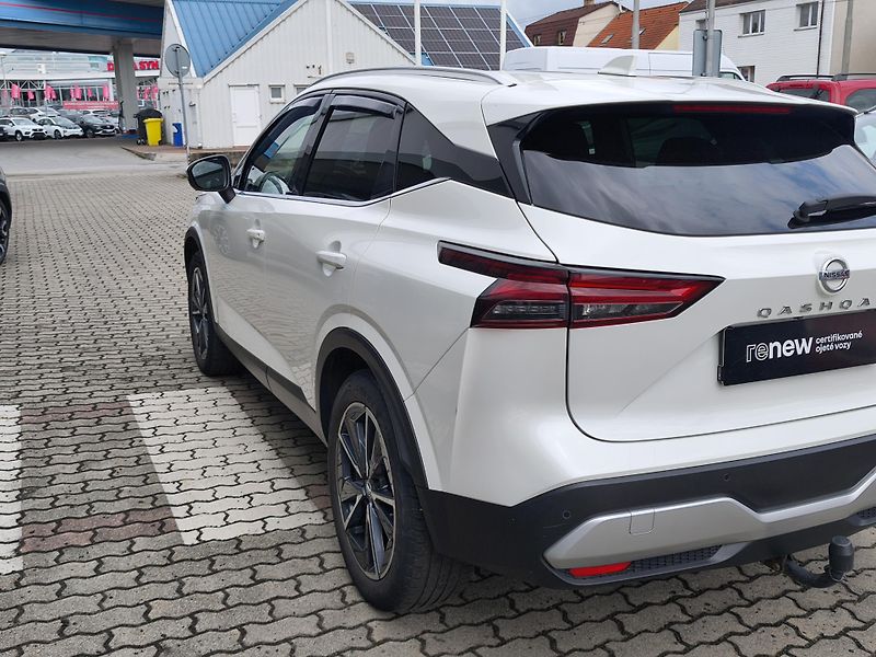 Nissan Qashqai 2021 ČR 1.3 DIG-T 116kW TEKNA+ - fotka 31 z 39