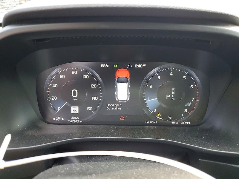 Volvo XC40 (2020) T5 R-DESIGN  - fotka 9 z 11