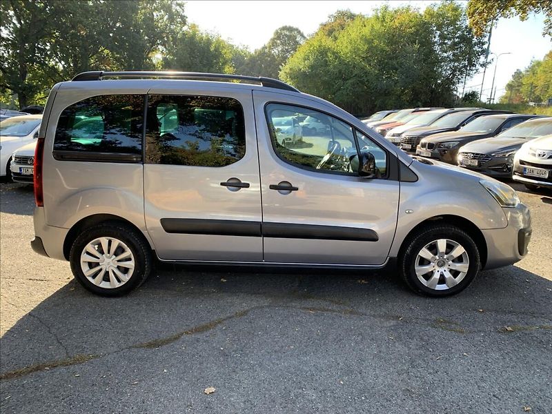 Citroën Berlingo 1,6 HDI MULTISPACE ČR - fotka 4 z 17