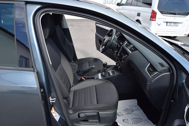 Škoda Octavia (2020) 2.0TDI 110kw AMBITION NAVI APP - fotka 37 z 50