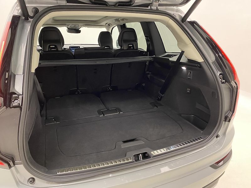 Volvo XC90 (2026) B5 AWD AUT DARK PLUS 7míst - fotka 5 z 69